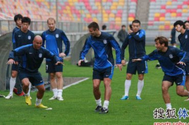 体坛：在上一轮赛后，基莱斯就跟谢蒂内谈京津德比的意义