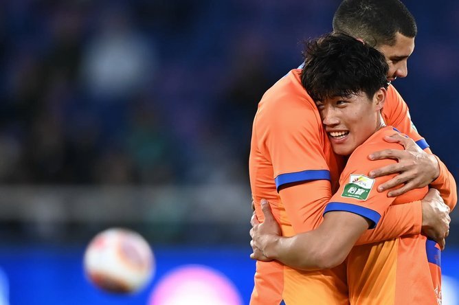 中超：浙江4-1泰山，李小恒、程进破门，王大雷染黄