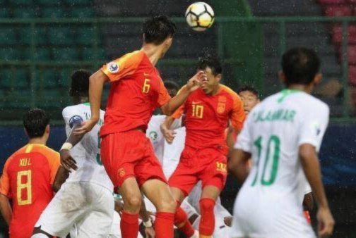 中国U19vs民主刚果U23首发：苗润东、邓捷夫、依合散先发