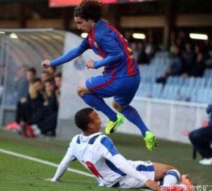 马卡：库库雷利亚身价4000万欧左右，巴萨马竞领跑争夺战