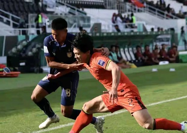 国足0-0泰国，24射门颗粒无收